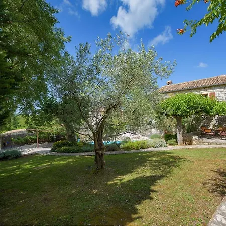 Terra Rossa Villa *