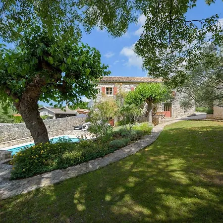 Terra Rossa Villa