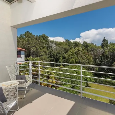 Terra Rossa Villa *